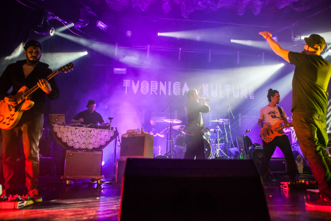 Gole žene do kraja gole žene do kraja