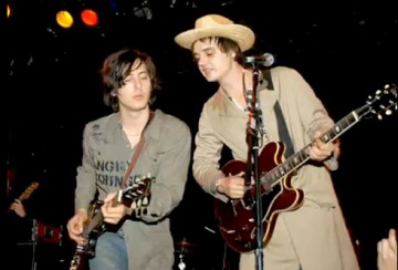 Carl Barat i Pete Doherty