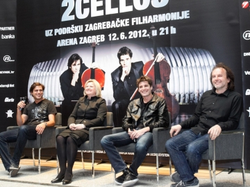 2 Cellos na tiskovnoj konferenciji (Foto: Menart)