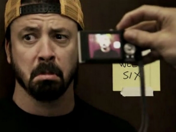 Dave Grohl, kadar iz 'Back and Forth', filma o Foo Fightersima
