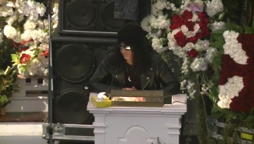 Slash na pogrebu Lemmyja Kilmistera